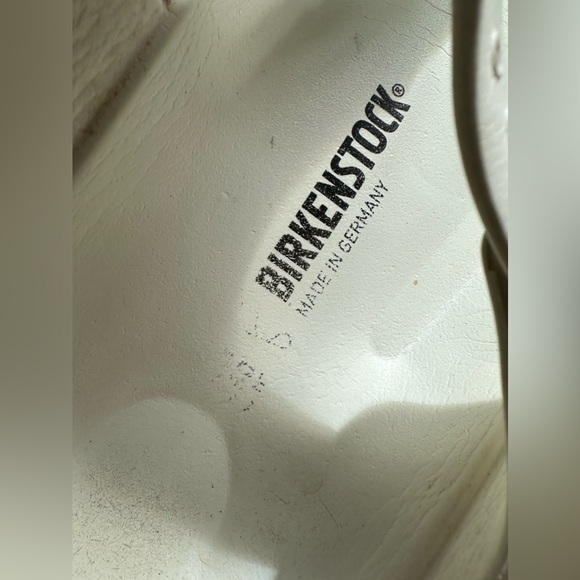 Birkenstock women’s Gizeh EVA thong in white size 40 (9.5) - Picture 13 of 17